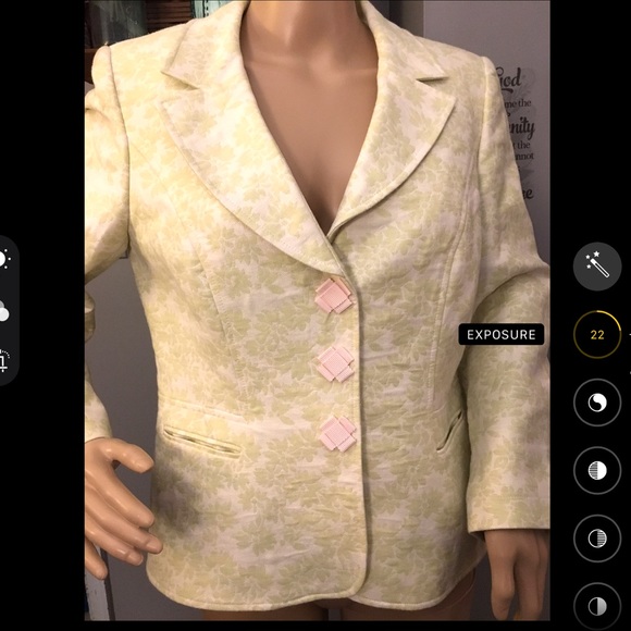 Isabel &Nina Jackets & Blazers - Isabel & Nina Green Vintage-Look Suit Jacket